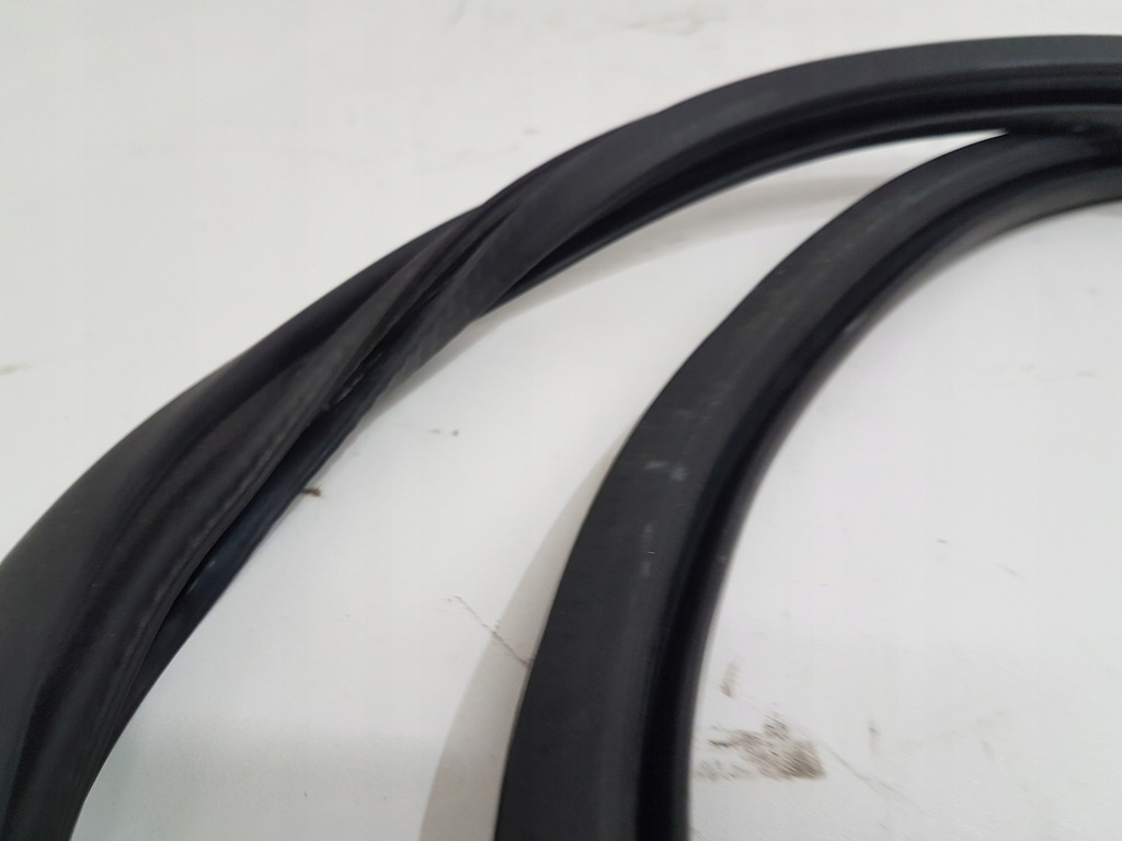 фото №5, Peugeot 308 ii t9 прокладка кузовная левый задняя kombi sw