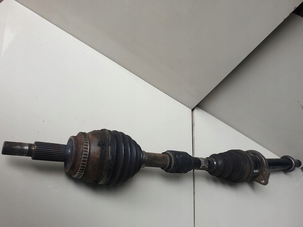 фото №1, Toyota corolla verso ii приводной вал правая