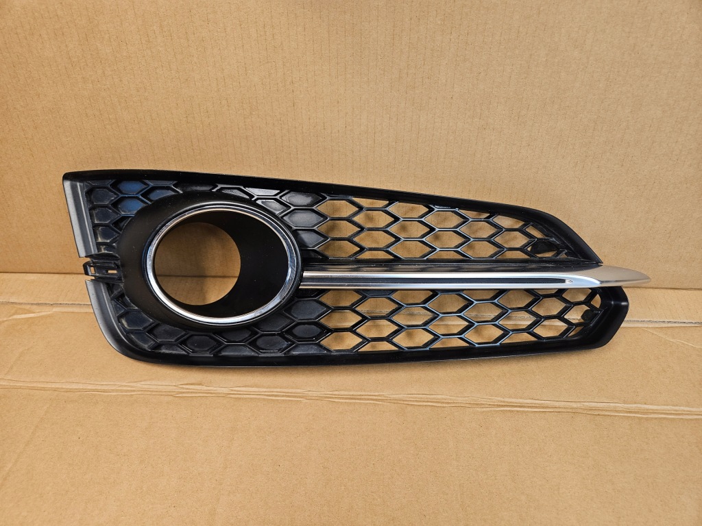 фото №1, Audi s8 d4 решётка правая бампера перед