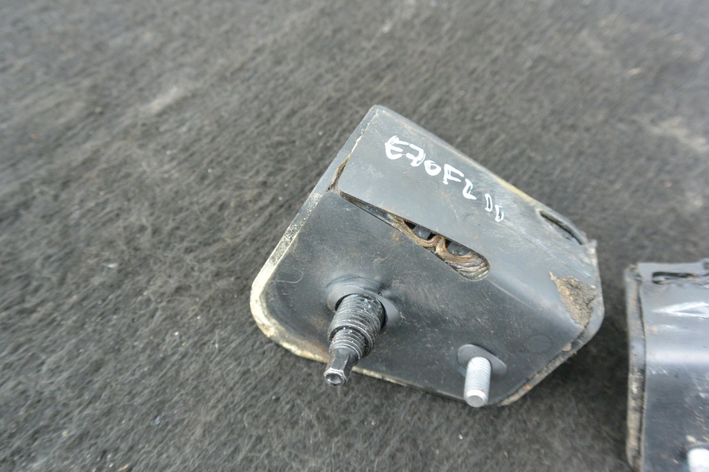 фото №4, Podbój крышки ogranicznk правый левый kpl bmw x5 e70