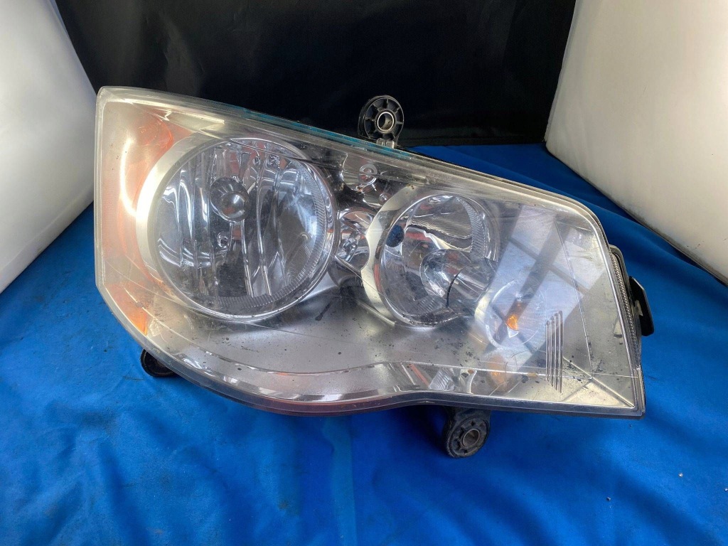 фото №1, Фара перед сторона правая dodge grand caravan 05113336ag