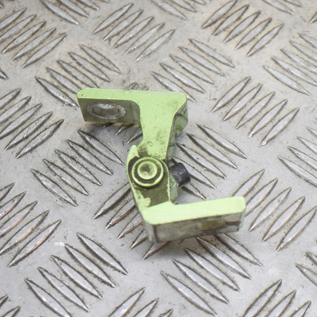 фото №6, Skoda citigo 2015 левая сторона петля верхний дверь