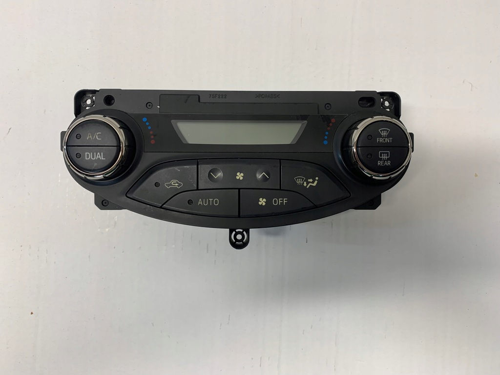 фото №1, Панель кондиционера 75f206 toyota yaris iii