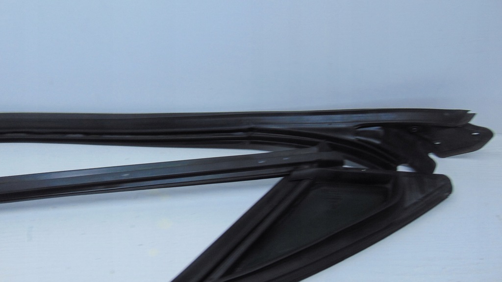 фото №7, | mercedes w207 прокладка дверь левая + стекло