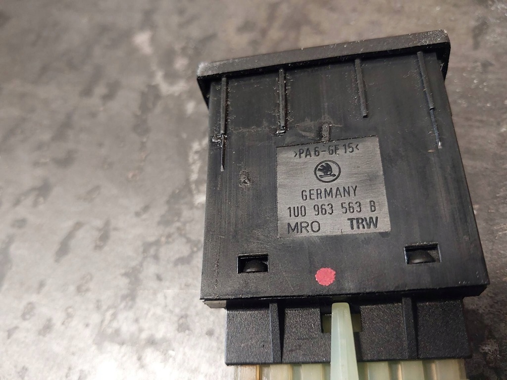 фото №8, Переключатели подогрев сидений skoda octavia mk1 1u 1u0963563b