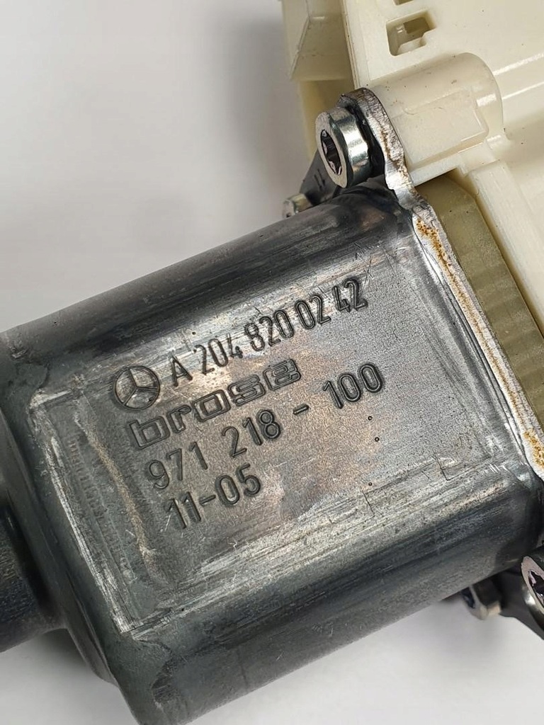 фото №8, Моторчик опускания стекло правый перед mercedes w204 a2048200242