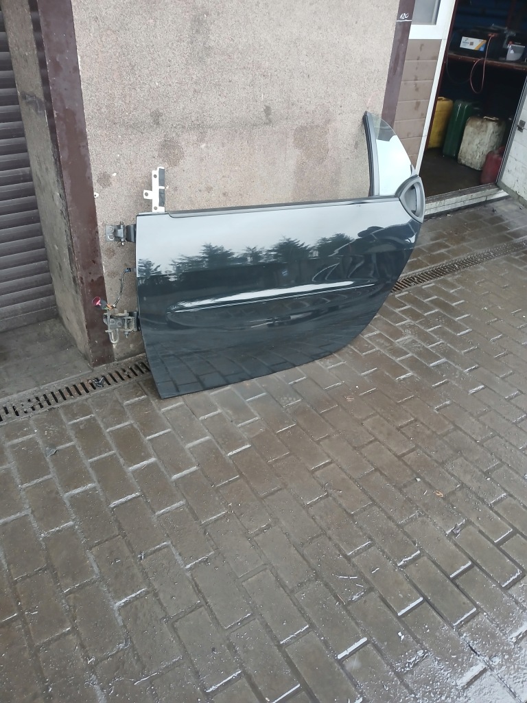 Дверь левая без трещины коплектная  smart fortwo 1 цвет чёрный eb1 ea4 с Разборки