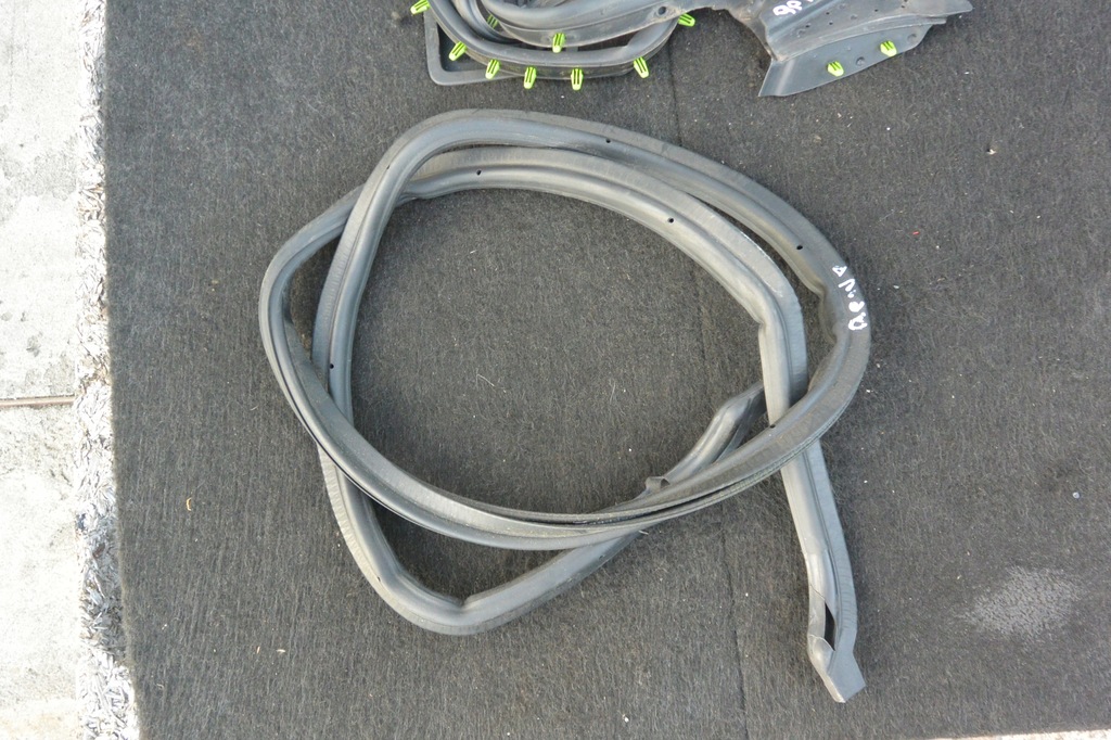 фото №1, Прокладка дверь правая перед maserati quattroporte