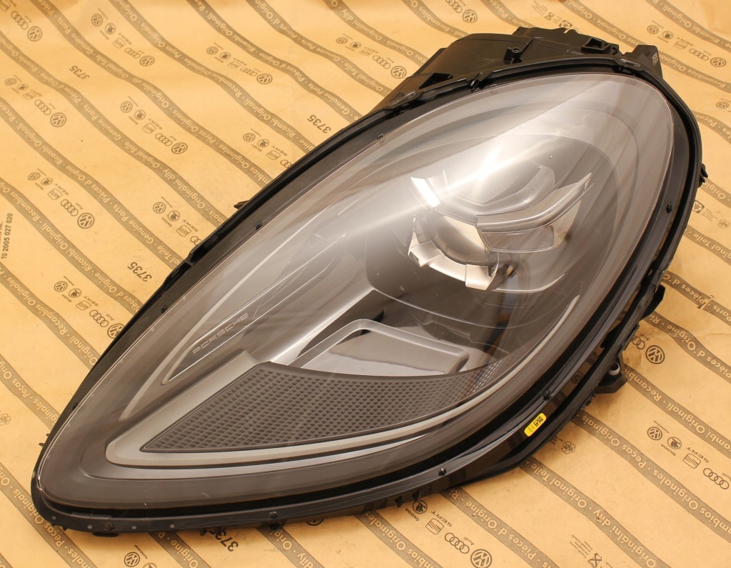 Купити Porsche macan 95b fl рестайлінг  19+ фара перед full led 95b941015j