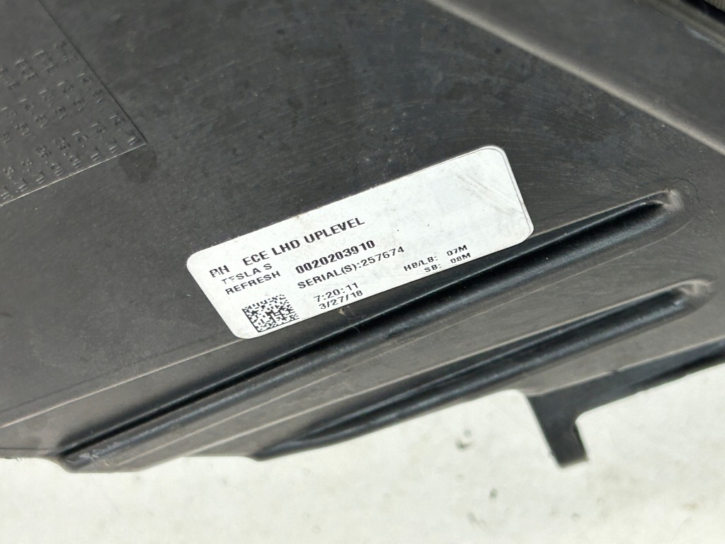 Купить Tesla model s рестайлинг  фара правый  перед full led 1053575-00-c