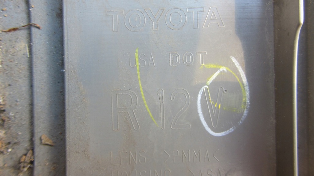 фото №7, Задняя правая лампа toyota tundra 2014-