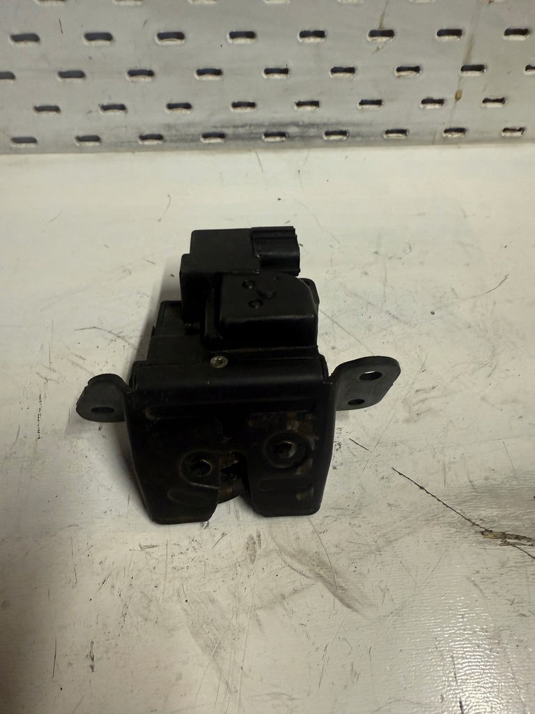 фото №1, Kia sportage iii 3 замок кришки багажника кришка багажника 81230-3w000