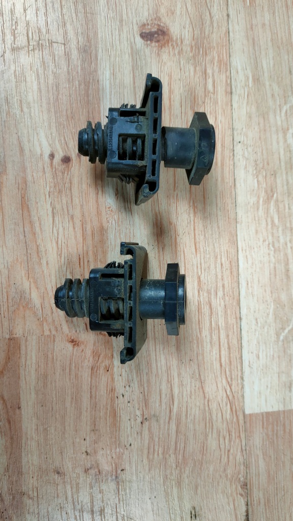 фото №1, Jeep grand cherokee wk 5-10 отбойник капот