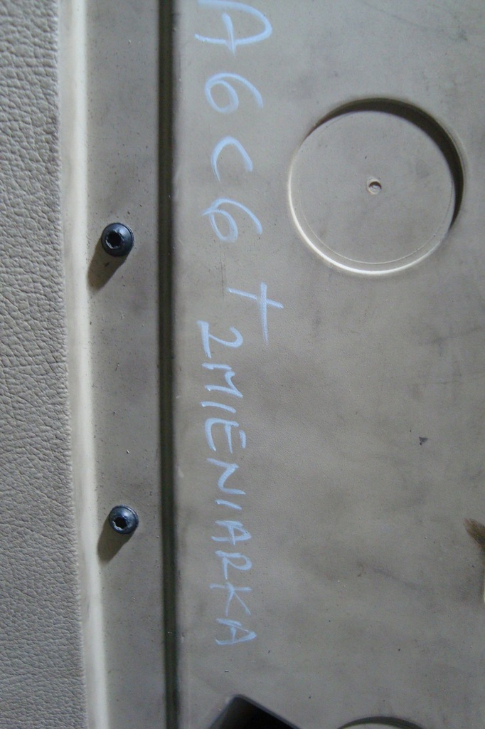 фото №9, Чейнджер бардачок пасажира audi a6 c6 europa 04-11