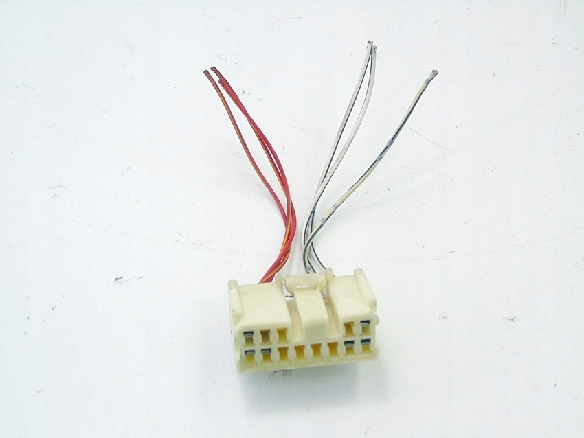 фото №1, Штекер колодка toyota avensis t25 coroll yaris verso rav 4 celica