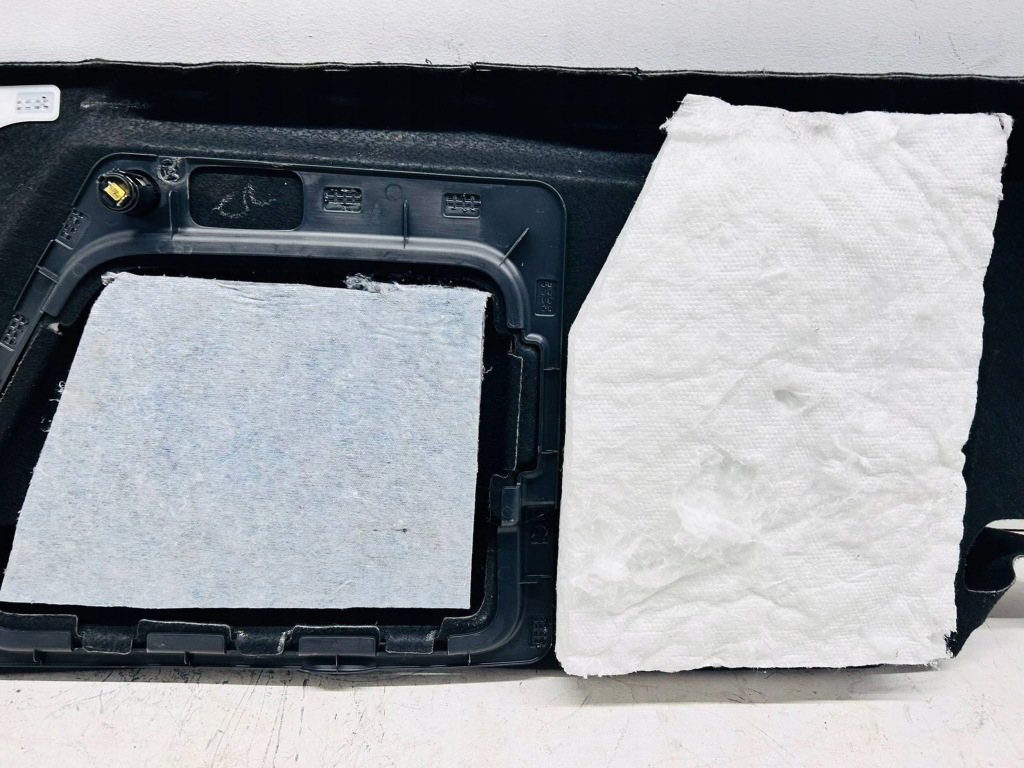 фото №13, Corolla e21 kombi 2.0h обшивка оббивка багажника правий права uszk