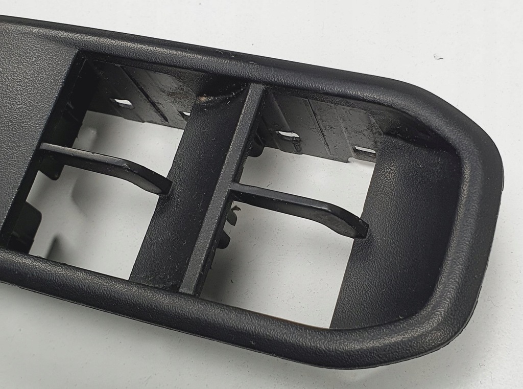 фото №3, Рамка захист кнопок вікон dacia duster ii