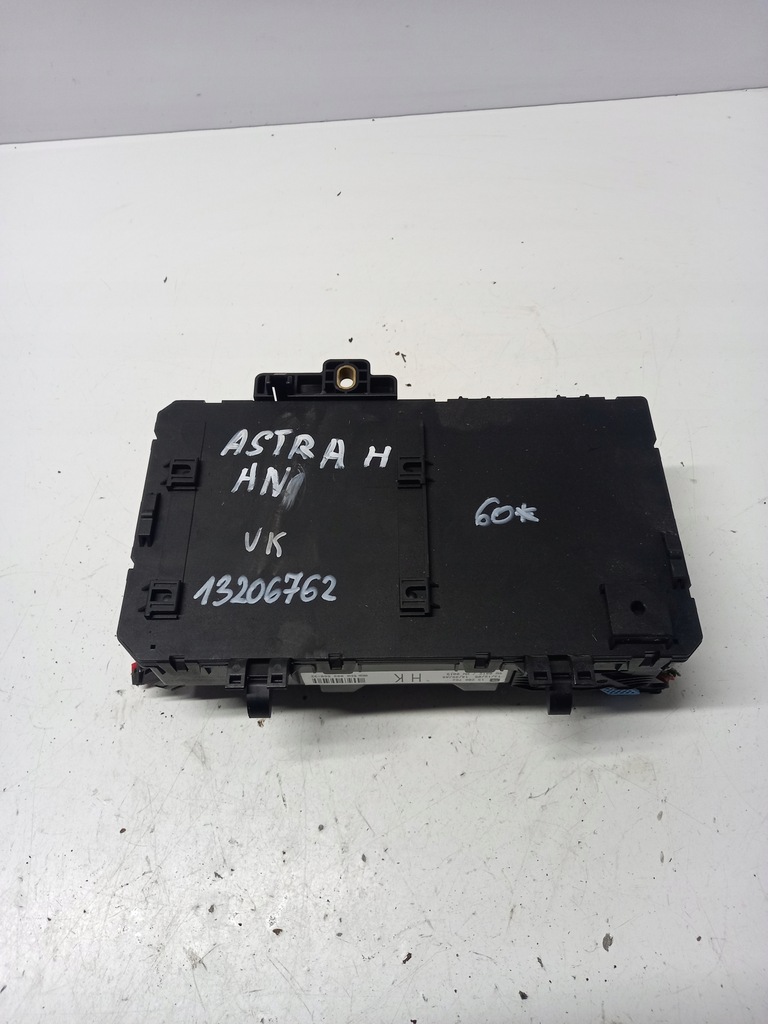 фото №1, Коробка предохранителей opel astra h 13206762 uk