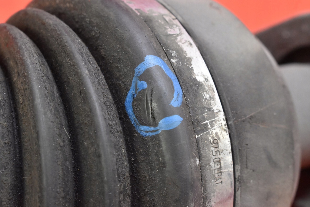 Привідний вал права перед механічна коробка передач 13335136 opel astra 4 iv j 1.7 cdti 110 km 09-12 Ціна