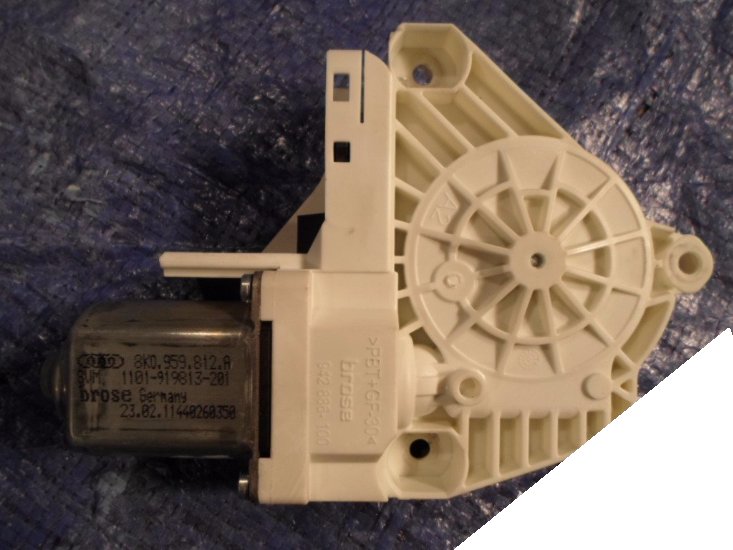 фото №1, Audi q3 моторчик стекло 8k0959802a