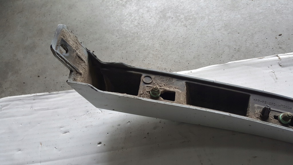 фото №13, Молдинг крыла правый задняя vw touareg 3 760853818d