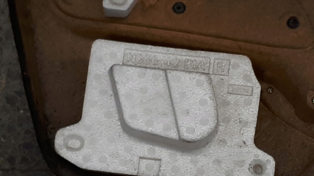 фото №11, Nc82420d02 обшивка правый перед mazda mx5