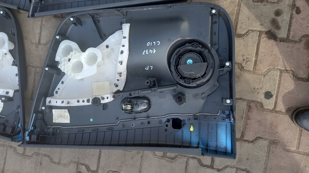 фото №9, Оббивка двері renault clio 1.1b 07r hb