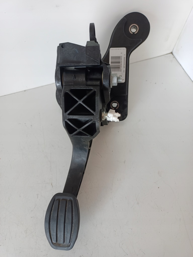 фото №1, Opel corsa f 1.2thp 2020 педаль сцепления 9824262180