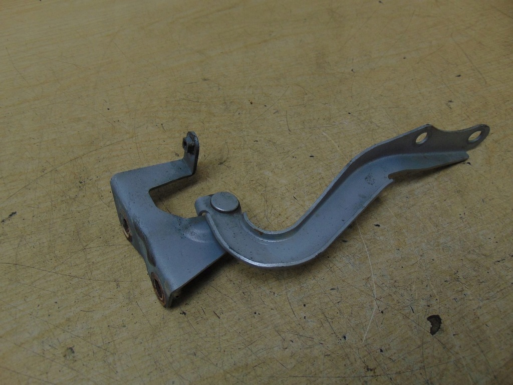 фото №6, Петля капот левый toyota auris i 1 2007-