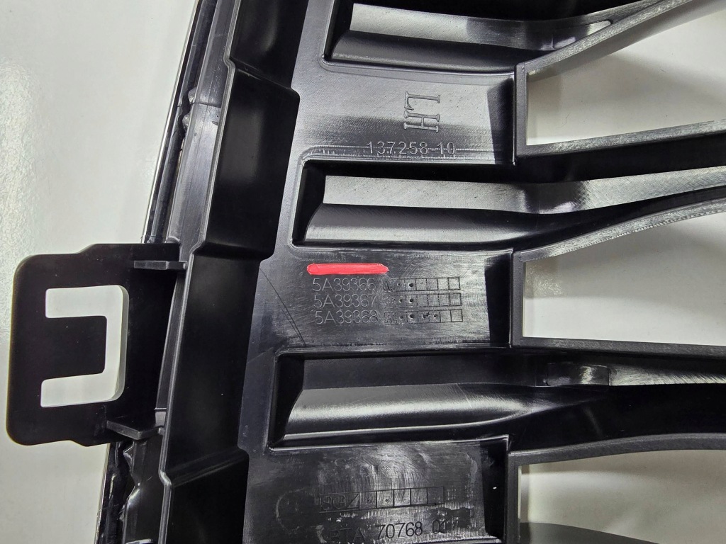 фото №13, Решётка радиатора решётка радиатора решётки радиатора bmw 1 f40 19- перед