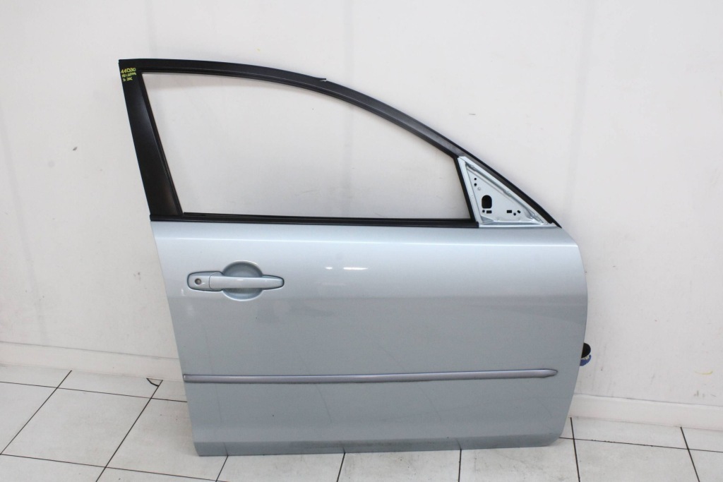 фото №1, Mazda 3 bk sedan 04r- дверь правое передние правый перед 33y