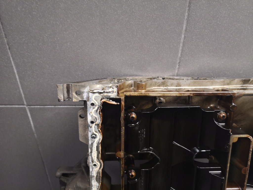 Піддон масляна задній audi a6 c6 2.4 bdw 06e103603c Зі Шроту