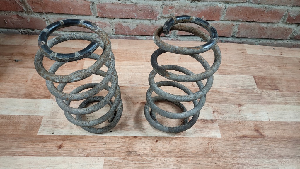 фото №1, Jeep grand cherokee wk 5-10r пружина задняя