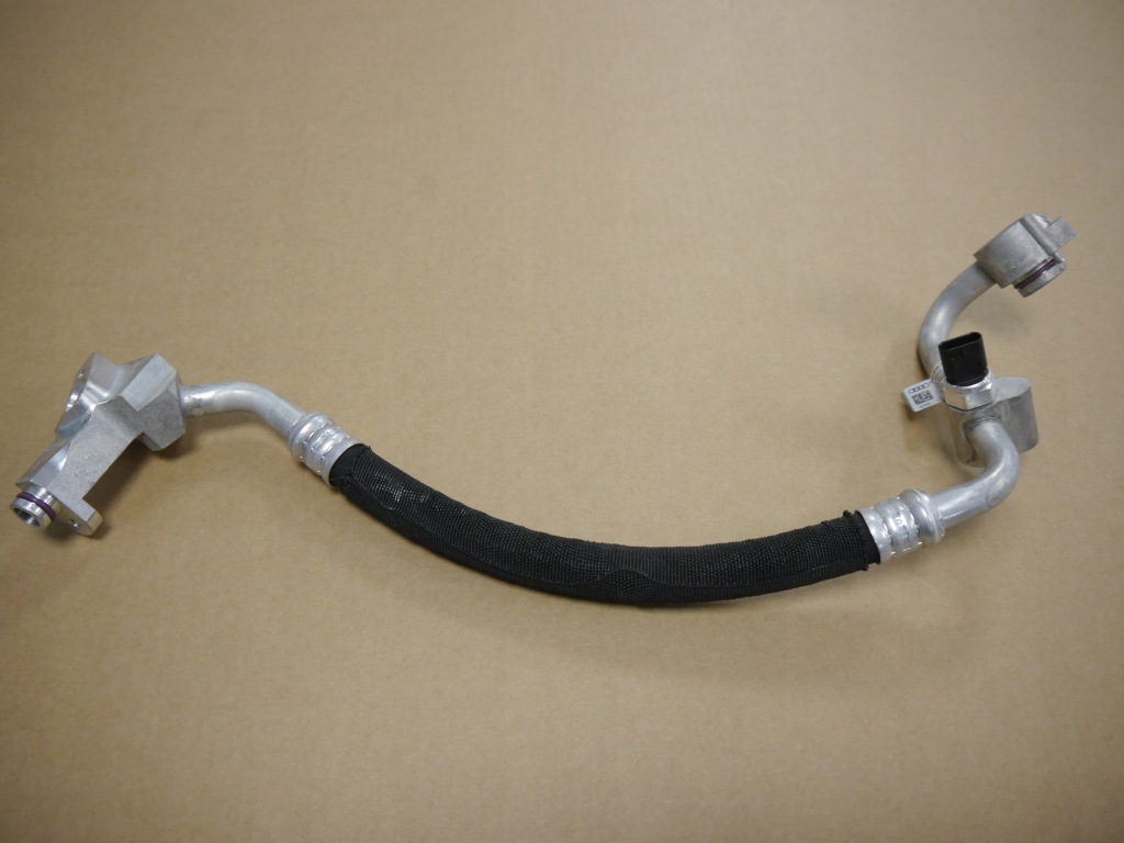 фото №1, Audi a8 d5 шланг кондиционера 4n0816743b