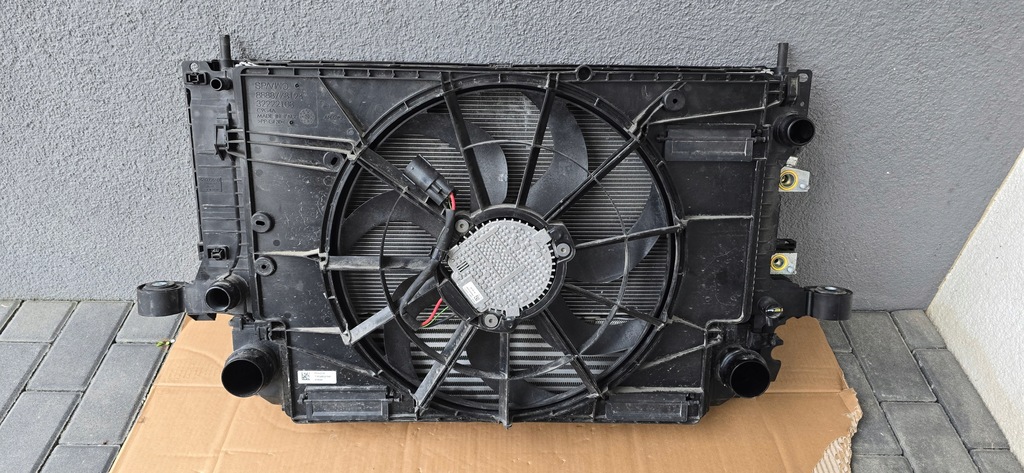 фото №1, Комплект радиатор volvo xc40 вентилятор p32222108