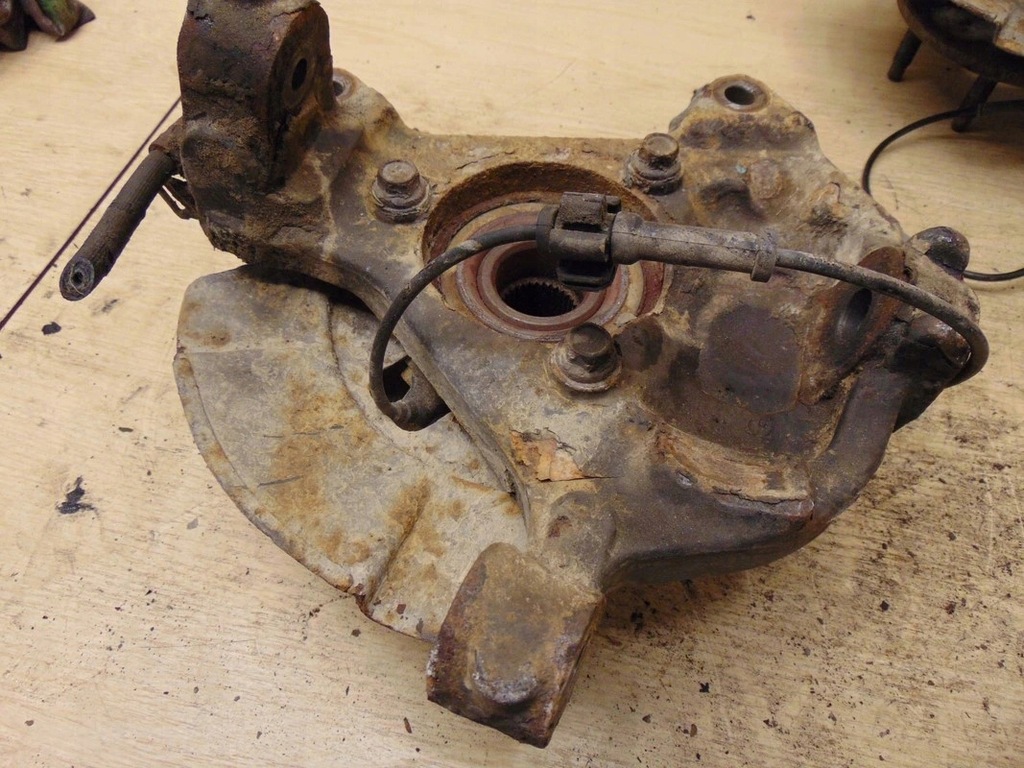 фото №5, Поворотный кулак ступица левая перед chevrolet tahoe 5.3