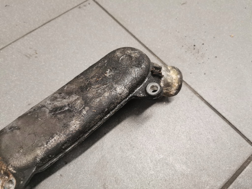 фото №3, Корпус термостата audi a8 d2 2.5 tdi 059121121a