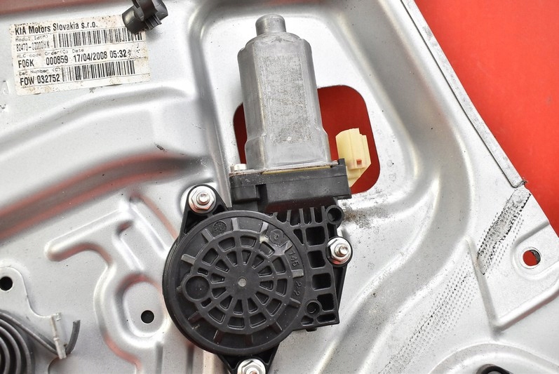 фото №5, Підйомник скло лівий перед eu 82470-0z000 kia sportage 2 ii 08-10