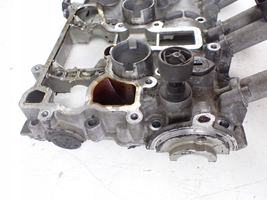 фото №10, Крышка клапанов audi a5 8t sportback 06h103475h