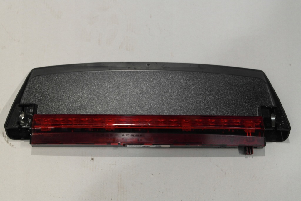 фото №1, Audi a4 b9 8w дополнительные свет стоп 8w5945097