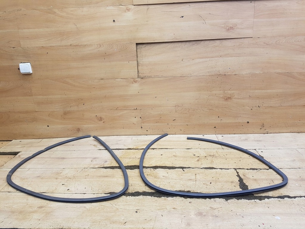 фото №1, Уплотнители стекло задняя kpl toyota rav4 i