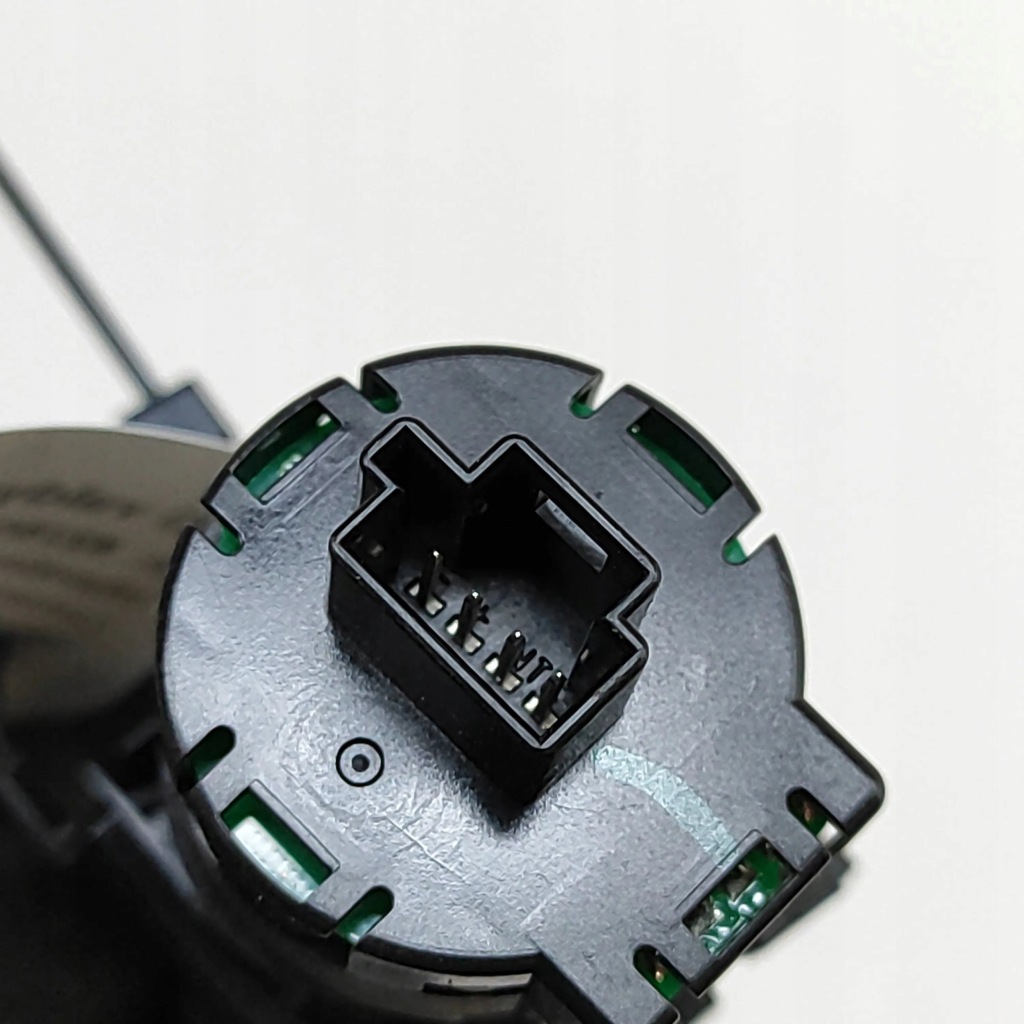 фото №5, Mercedes-benz cls c218 x218 2014 датчик температури оливи