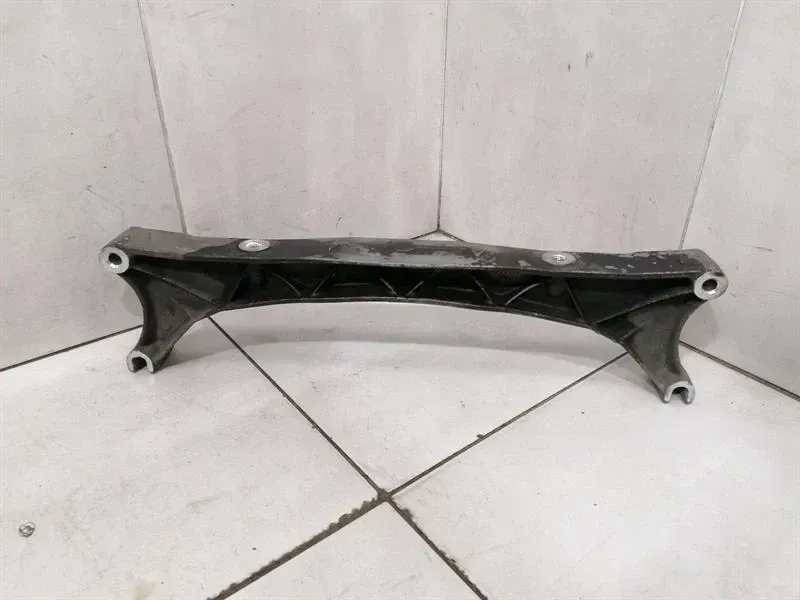 фото №1, Porsche 911 996 cross балка 99733126102 кронштейн тримач задня