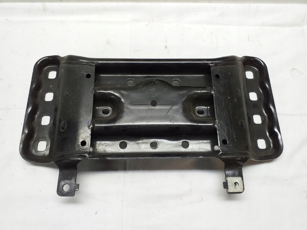 фото №1, Mercedes w204 w212 кронштейн коробки