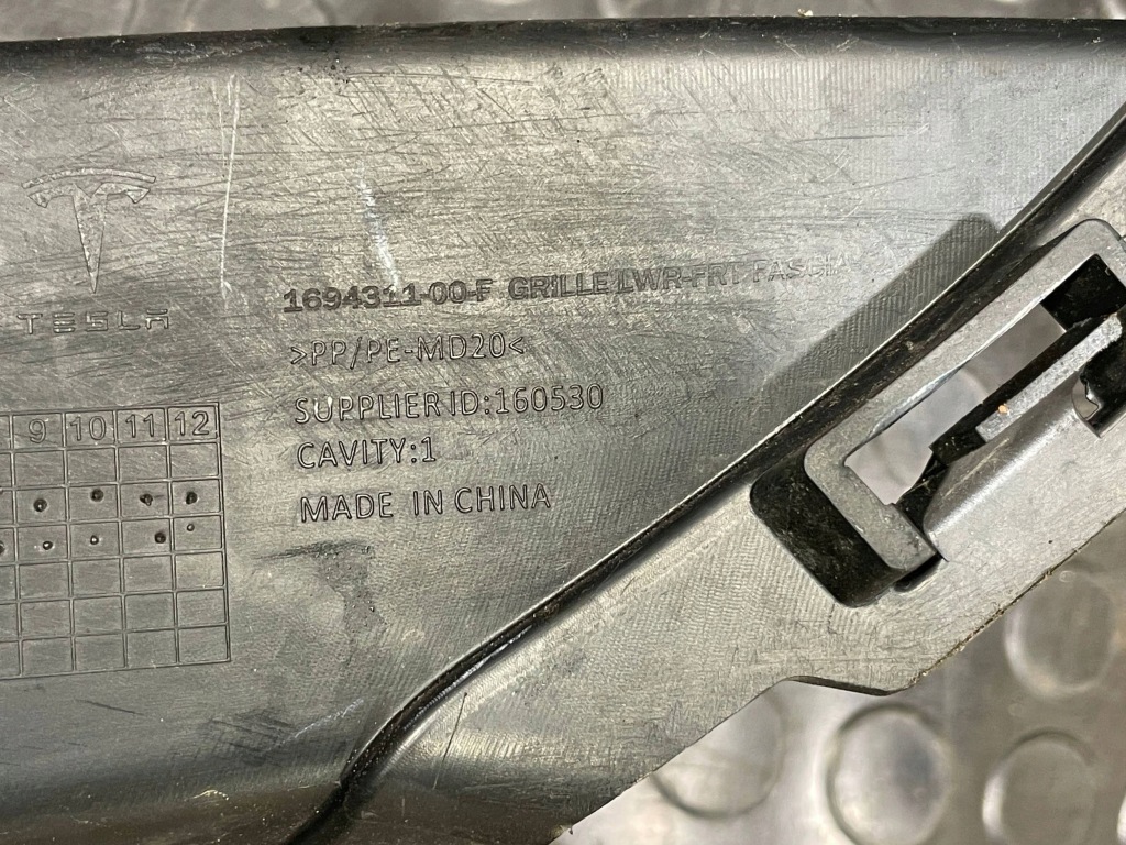 Tesla model 3 рестайлинг  23- highland решётка радиатора решётка нижняя бампера перед передняя Цена