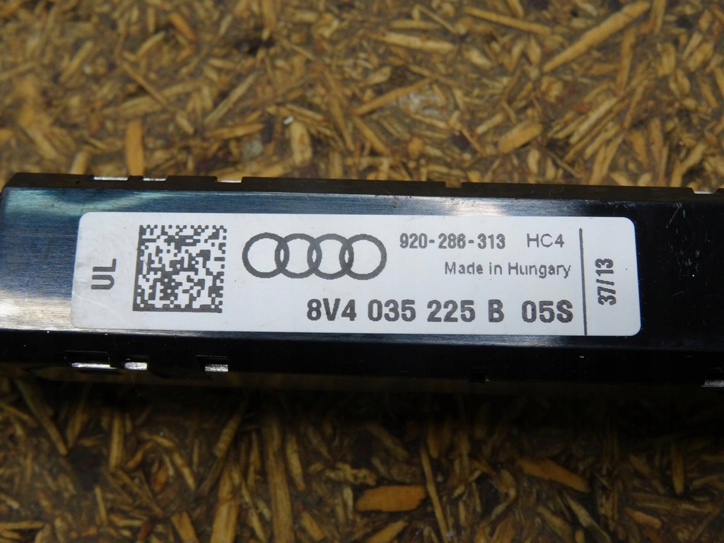 фото №15, Audi s3 a3 8v 8v4 5d sportback усилитель антенный 8v4035225b