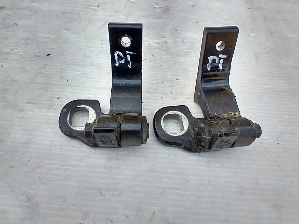 фото №1, Volvo v40 ii петлі двері праве задні правий задня gór + dół петля 31424659