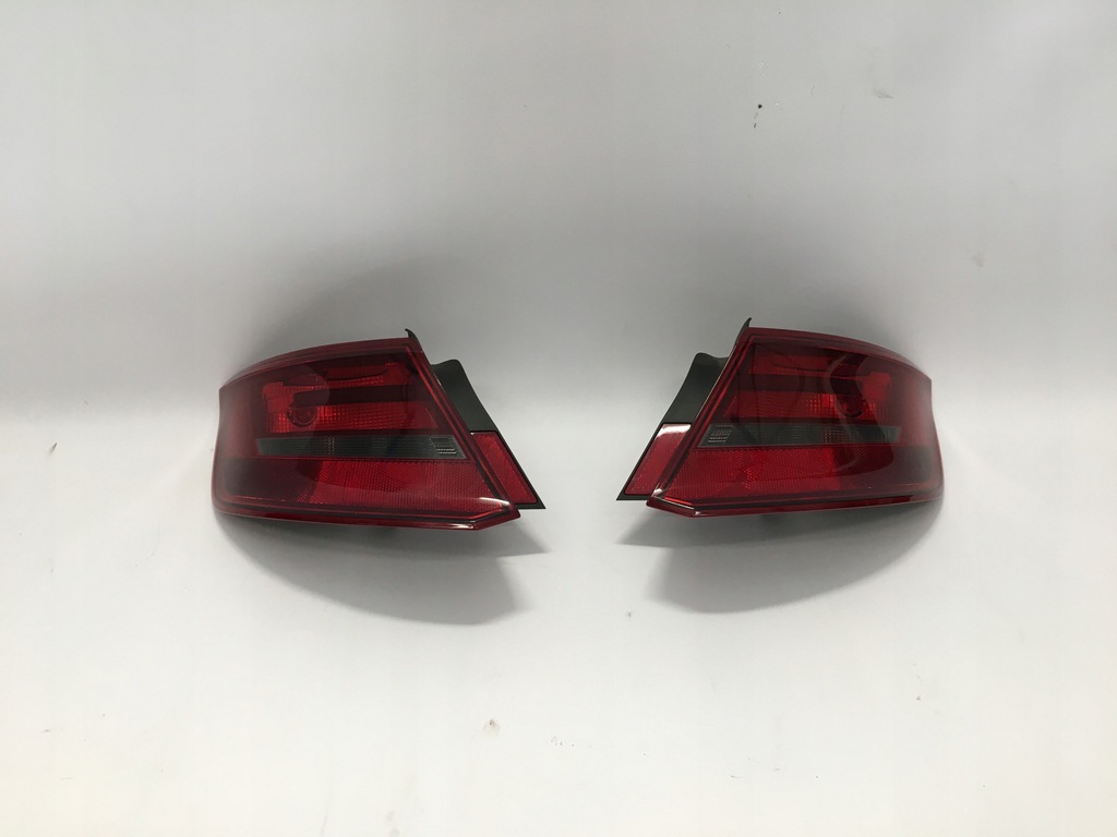 фото №1, Audi оригінальний номер 8v4945095c лампа кузовна