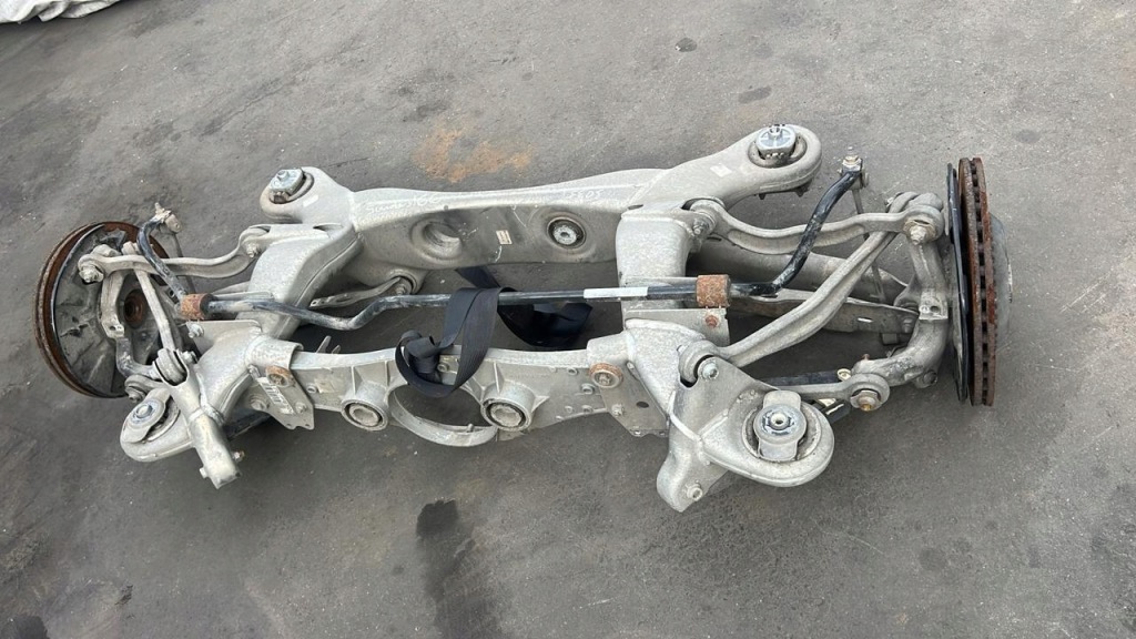 Купить Задняя oś mercedes-benz klasa s 2015 a2223506502