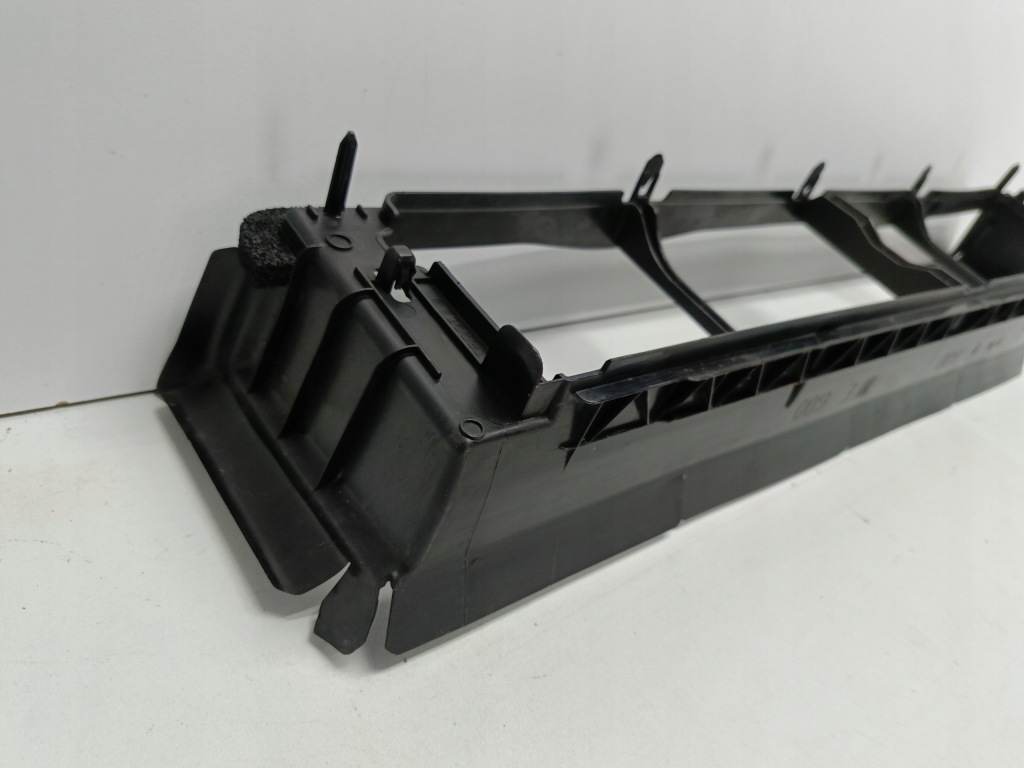 фото №9, Toyota bz4x bz4x ev 23- повітропровід повітря впуск панель рамка 16691-10010